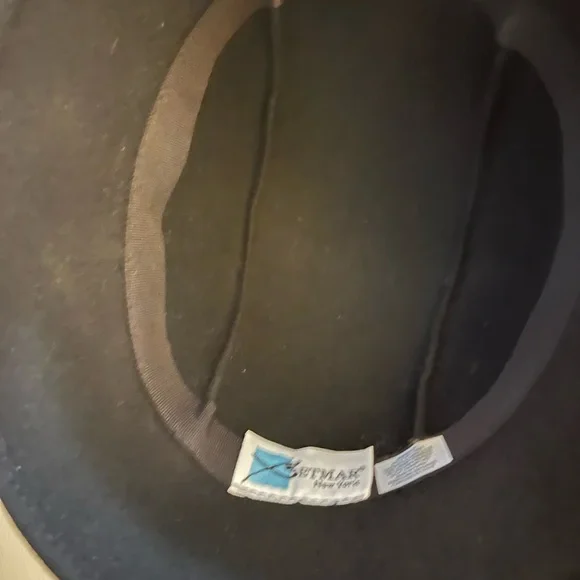 Vintage Betmar Black wool and Gold stud & buckle band Cloche Hat ex guc - Picture 6 of 11